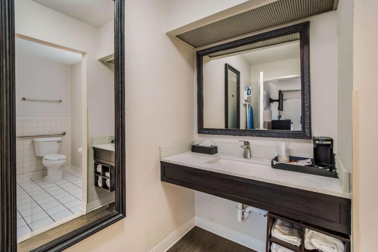 Clarion Inn & Suites Florence Extérieur photo