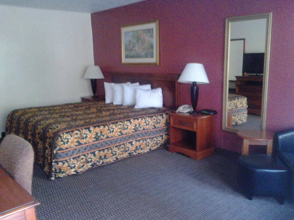 Clarion Inn & Suites Florence Extérieur photo