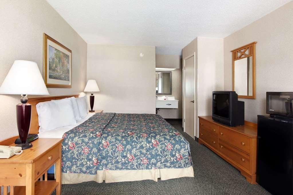 Clarion Inn & Suites Florence Extérieur photo