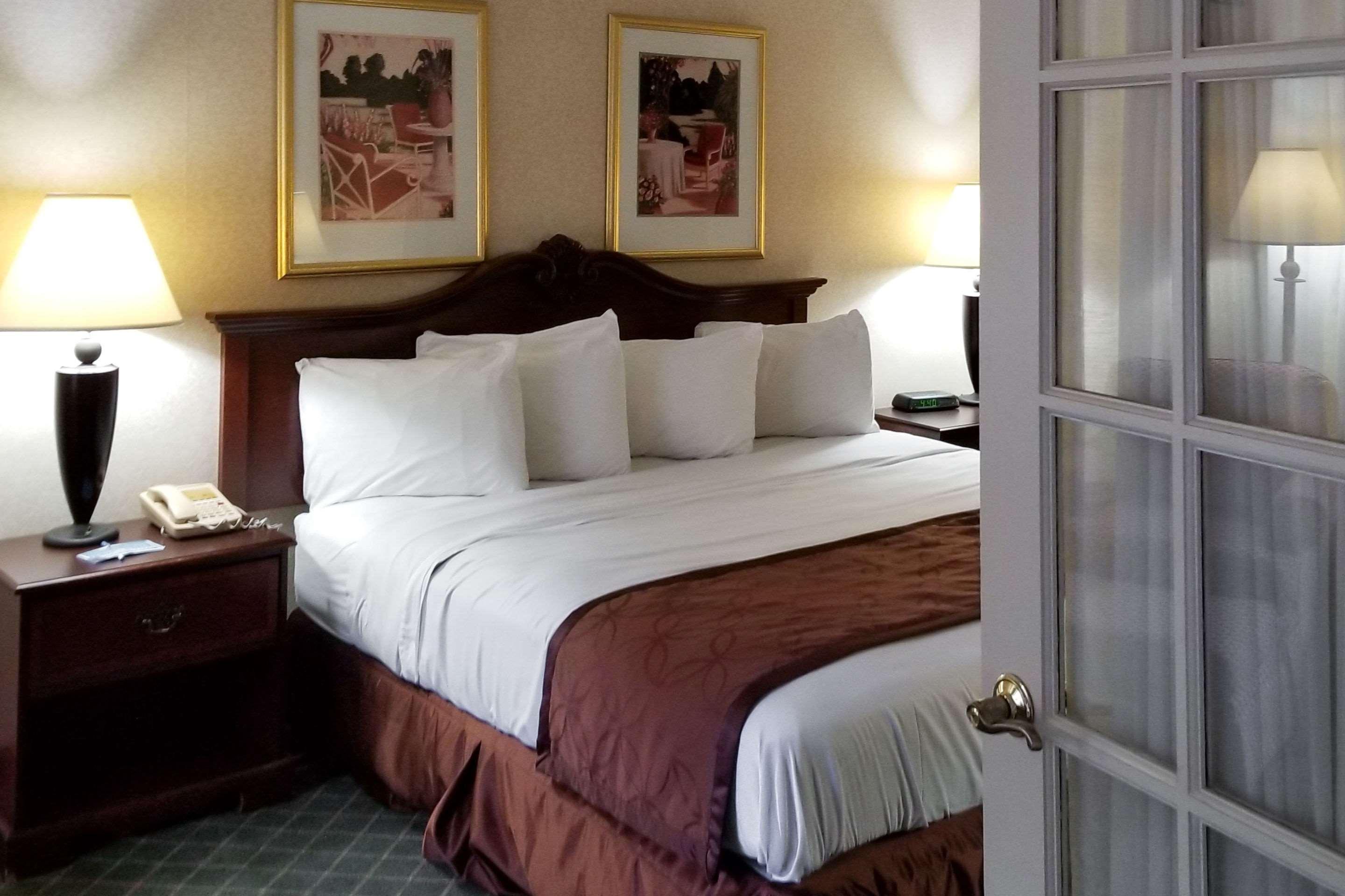 Clarion Inn & Suites Florence Extérieur photo