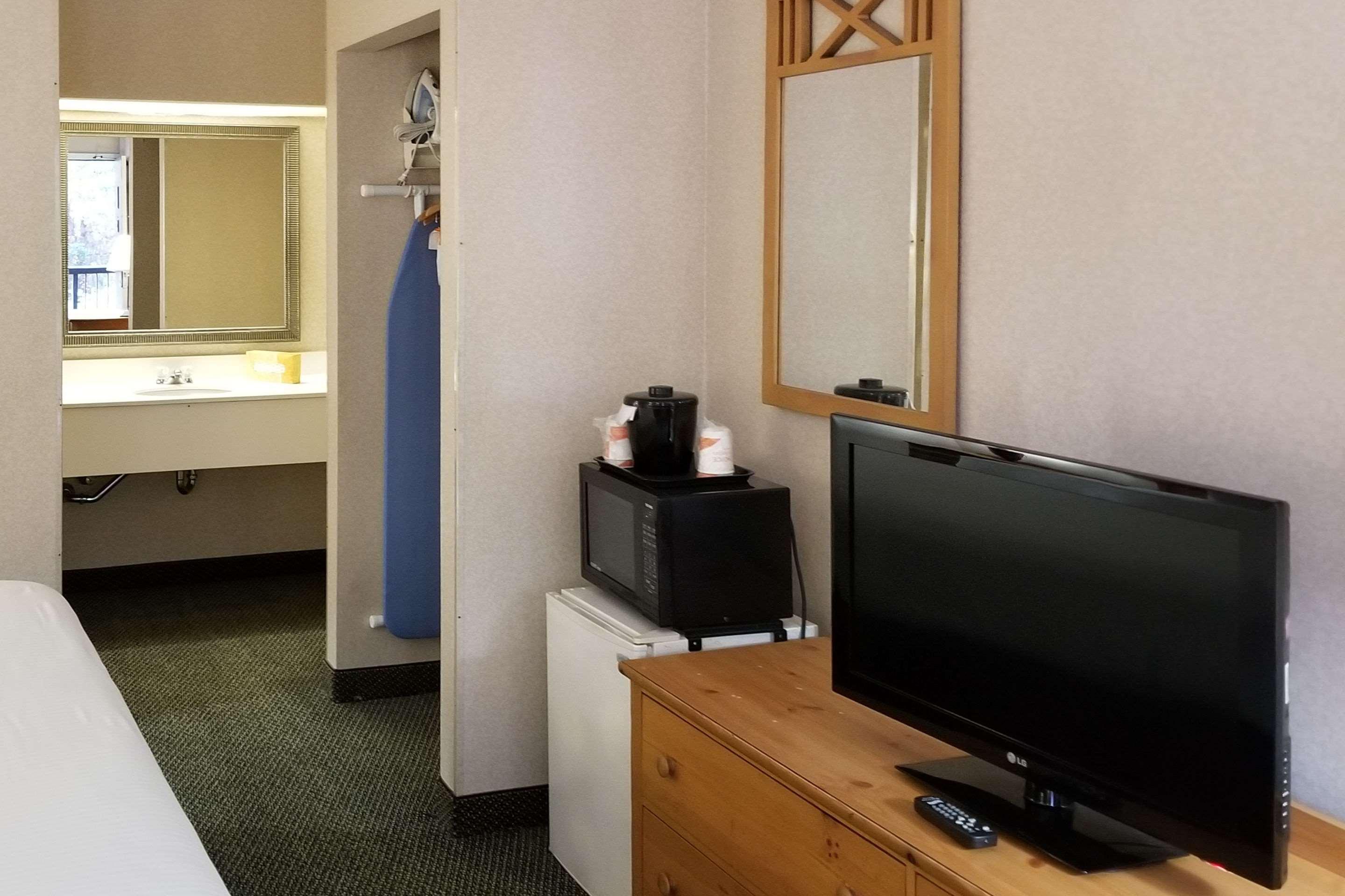 Clarion Inn & Suites Florence Extérieur photo